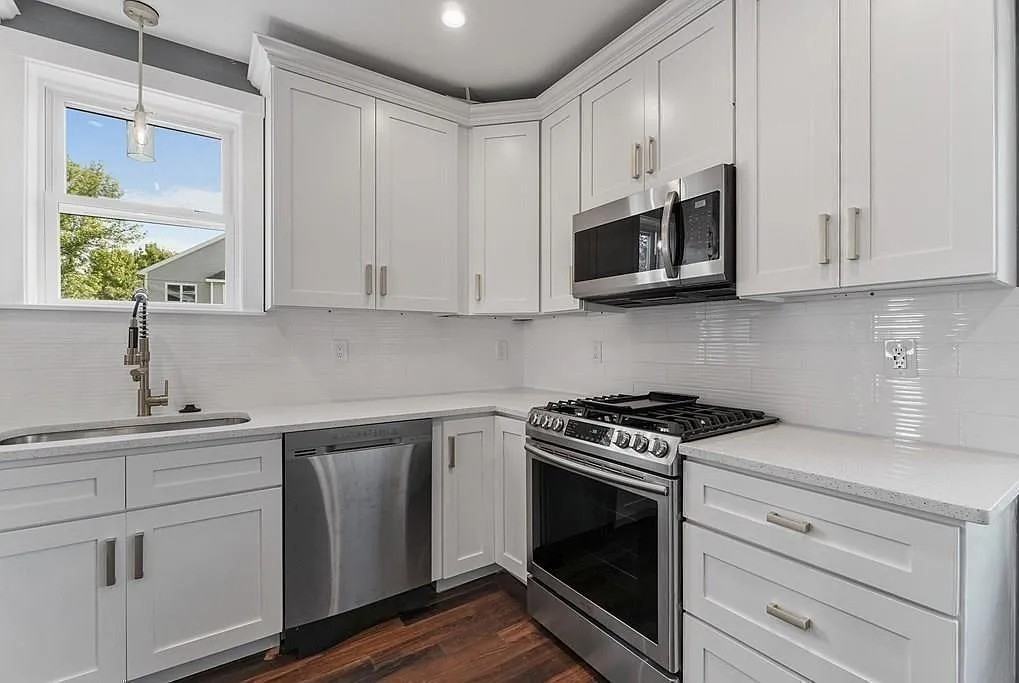 19 Harrison St #1 - Photo 4 of 18