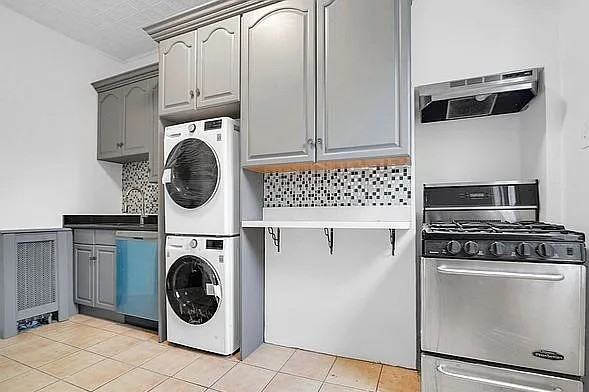 2727 Crescent St #2 - Photo 2 of 18