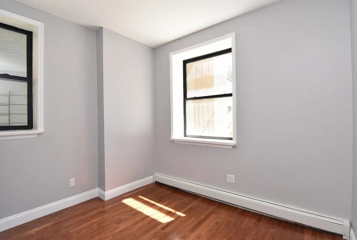 110 Saint Nicholas Ave #3B - Photo 4 of 8