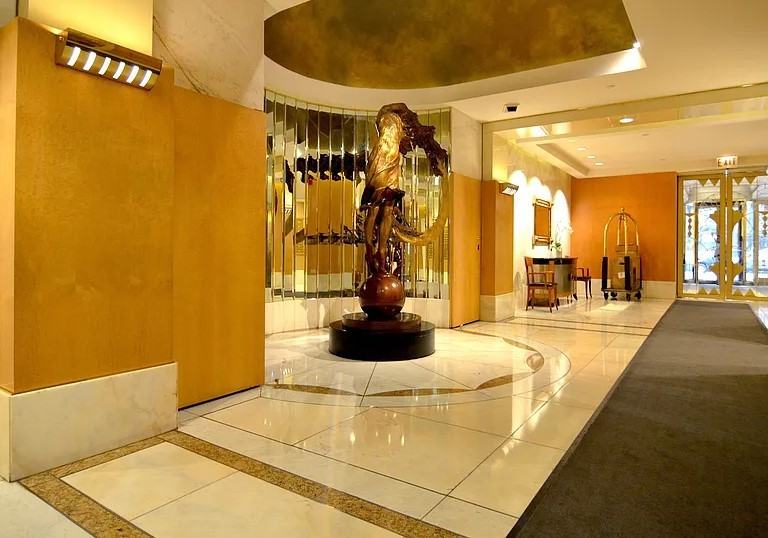 111 E Chestnut St #30K - Photo 2 of 15