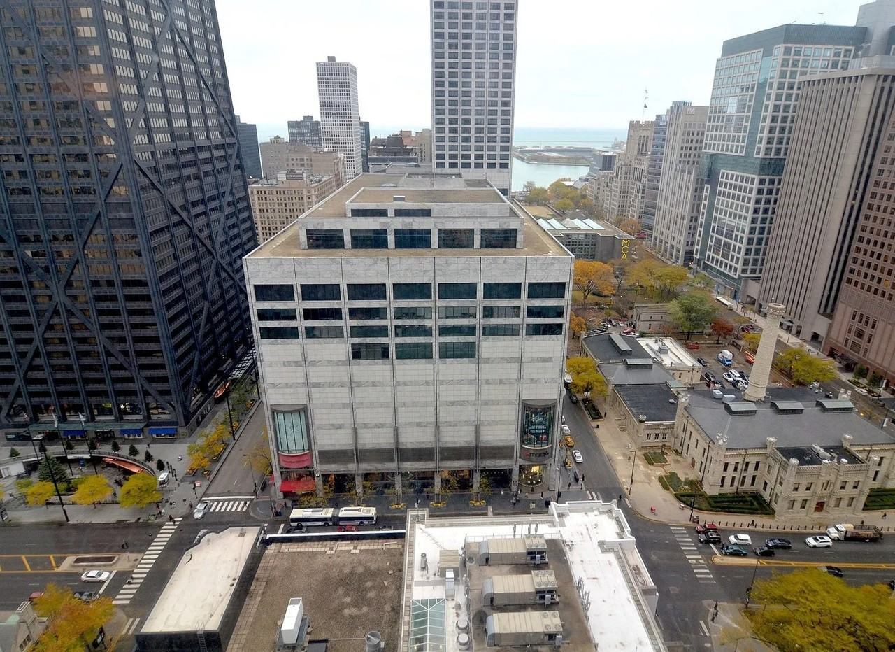 111 E Chestnut St #30K - Photo 3 of 15