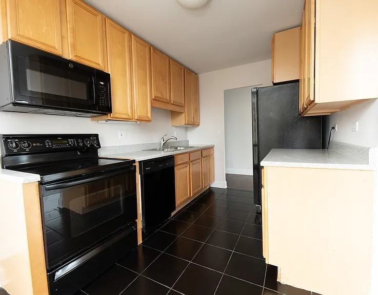 111 E Chestnut St #30K - Photo 7 of 15