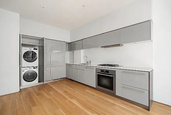 123 3rd Ave #3D - Photo 3 of 11