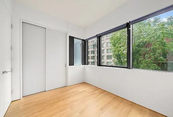 123 3rd Ave #3D - Photo 4 of 11