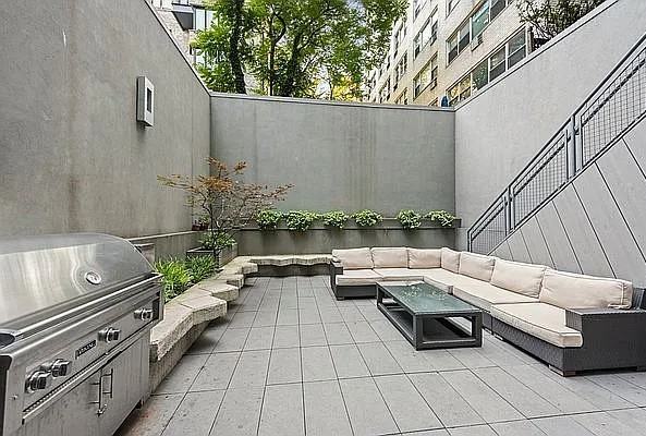 123 3rd Ave #3D - Photo 7 of 11