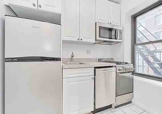 124 E 24th St #A - Photo 2 of 16