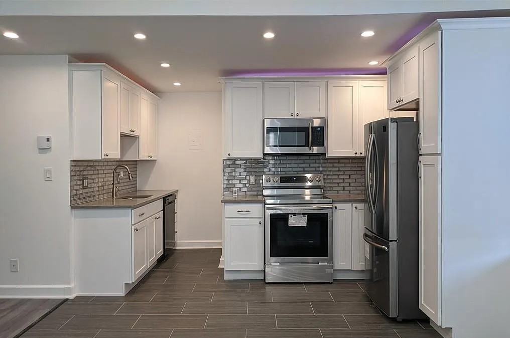 140 Chestnut St #601 - Photo 3 of 16