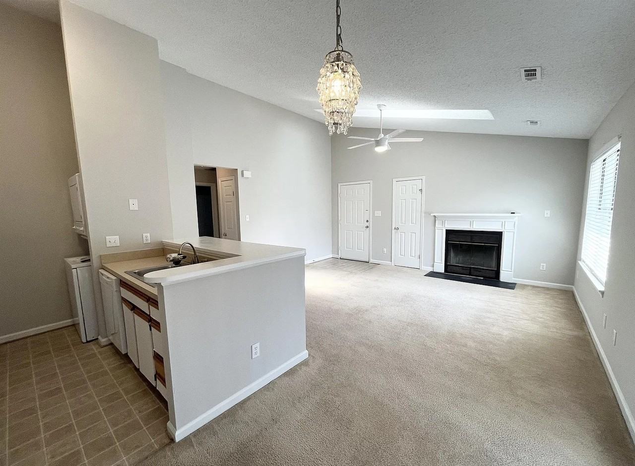 220 Lantana Ln #1B - Photo 5 of 16