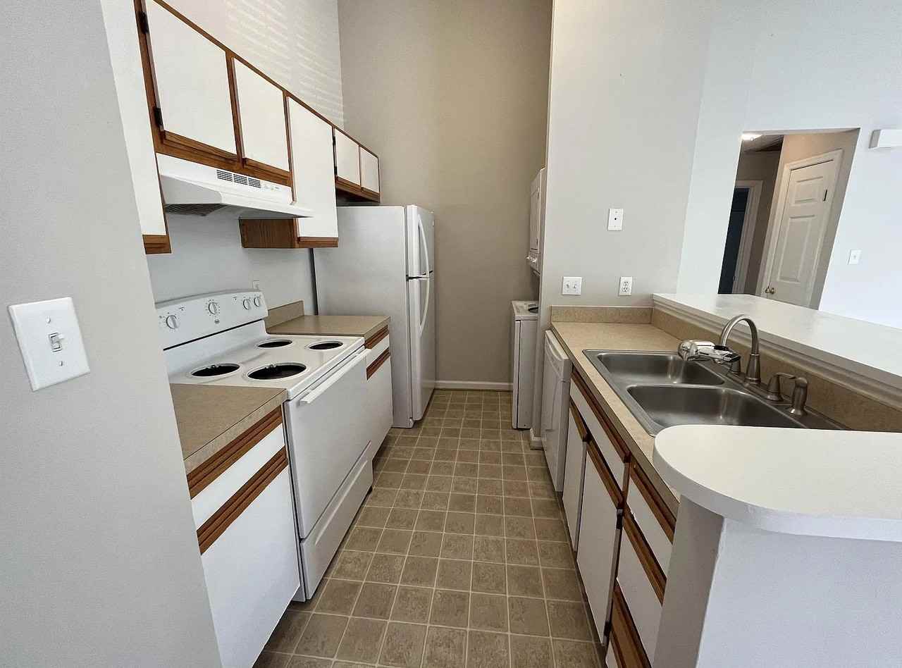 220 Lantana Ln #1B - Photo 6 of 16