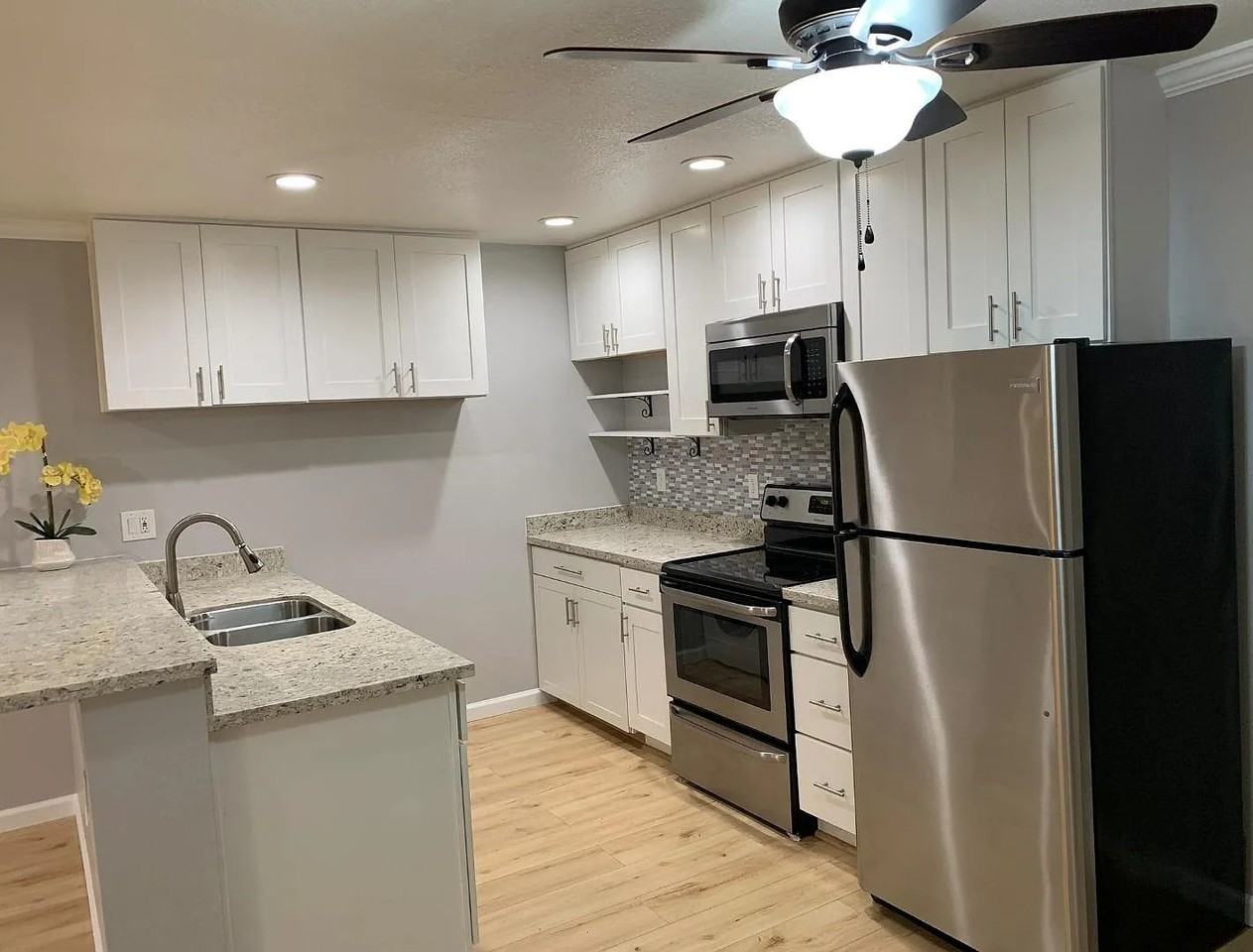 259 N Capitol Ave #111 - Photo 2 of 18