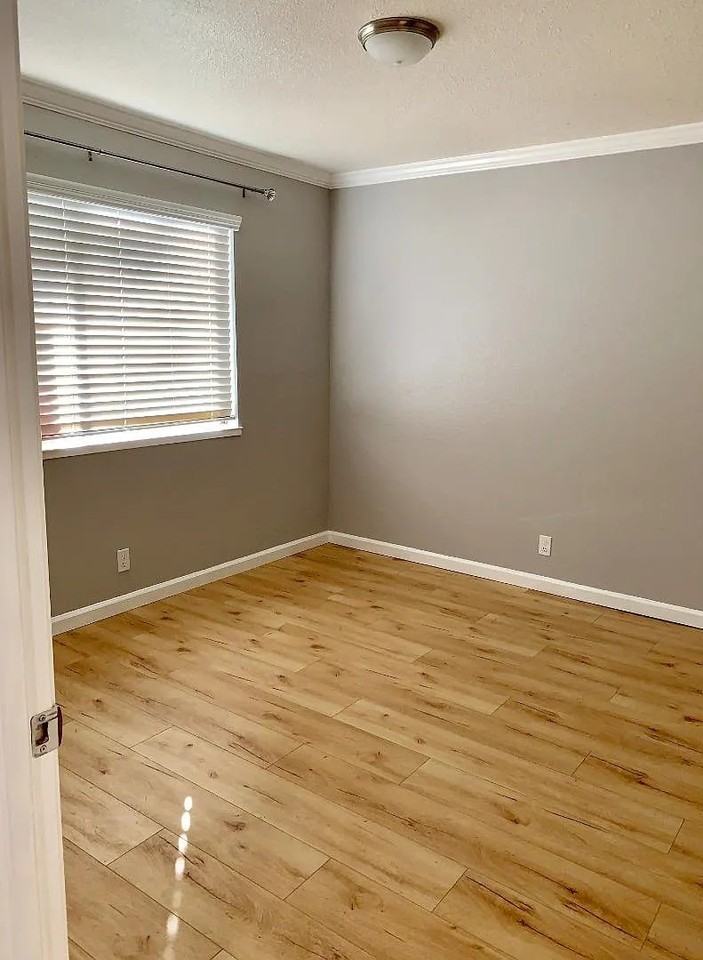 259 N Capitol Ave #111 - Photo 5 of 18