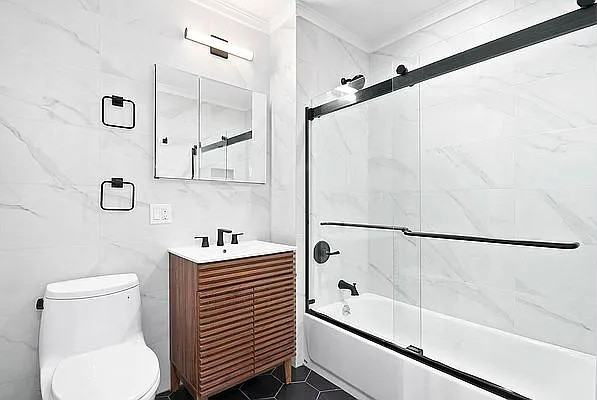 1021 Bedford Ave #301 - Photo 6 of 16