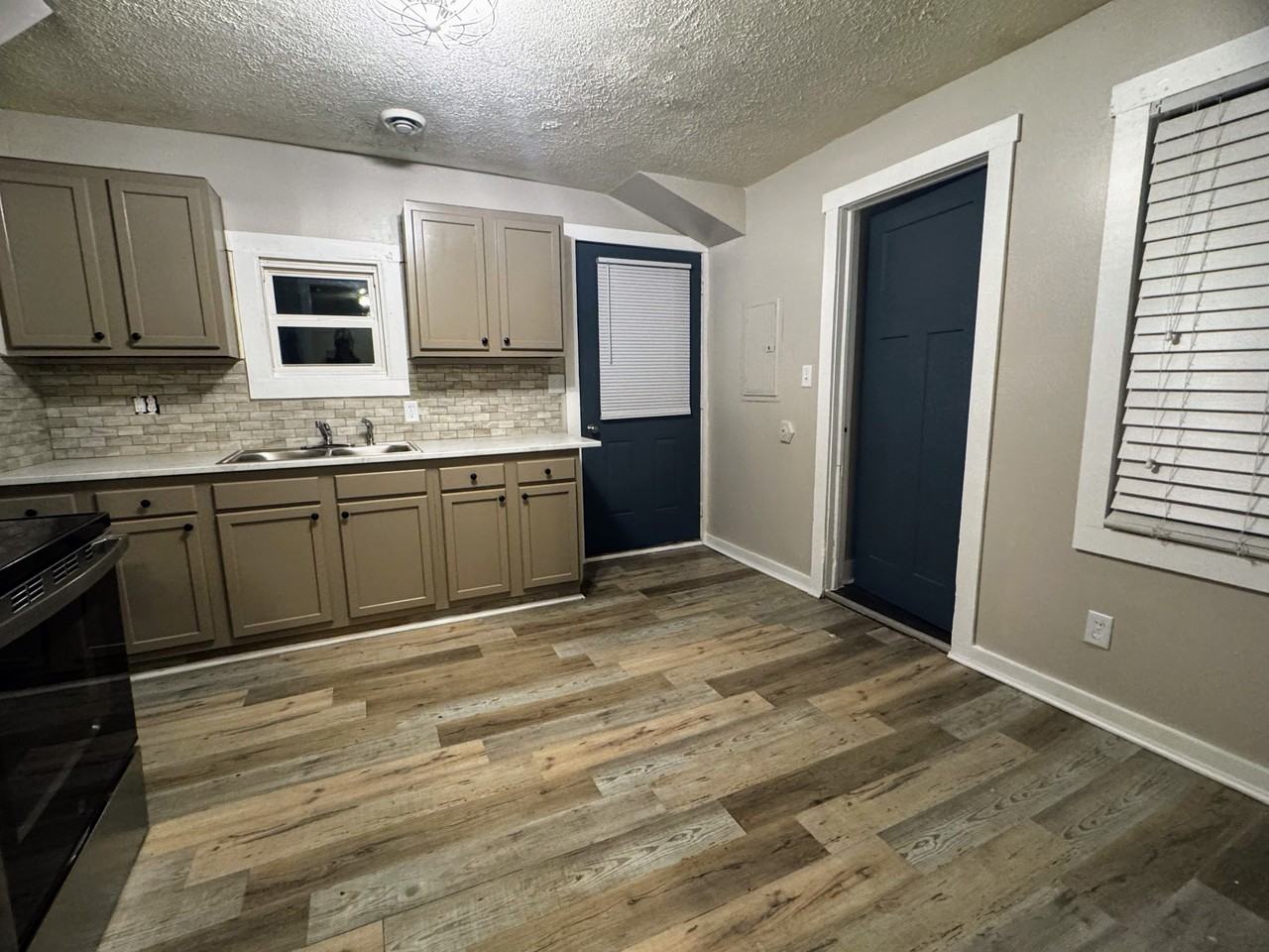 610 S Walnut St #610 - Photo 3 of 22