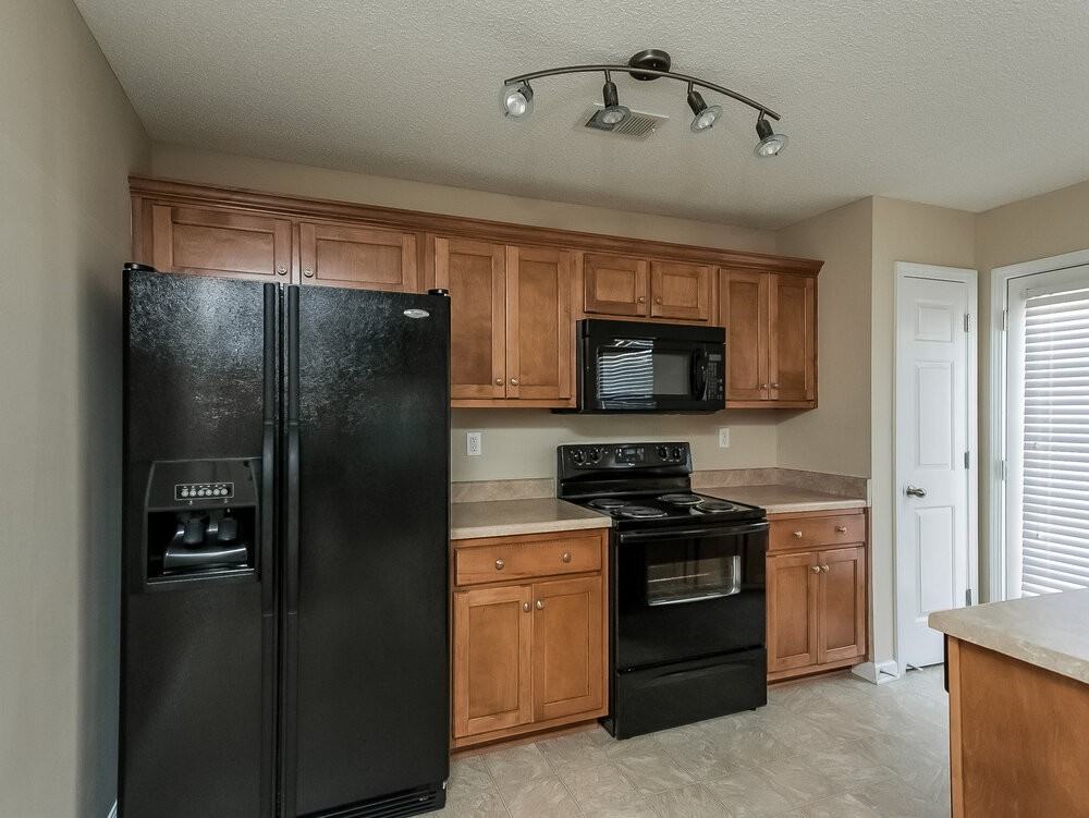 7027 Maple Grove Rd - Photo 4 of 15