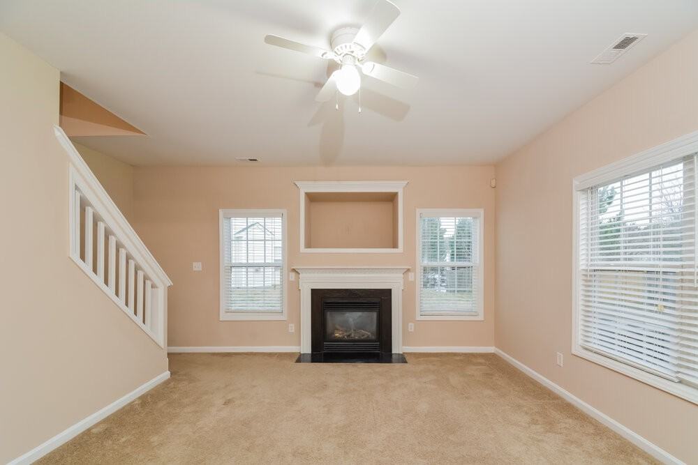 4910 Little Bud Ln - Photo 4 of 22