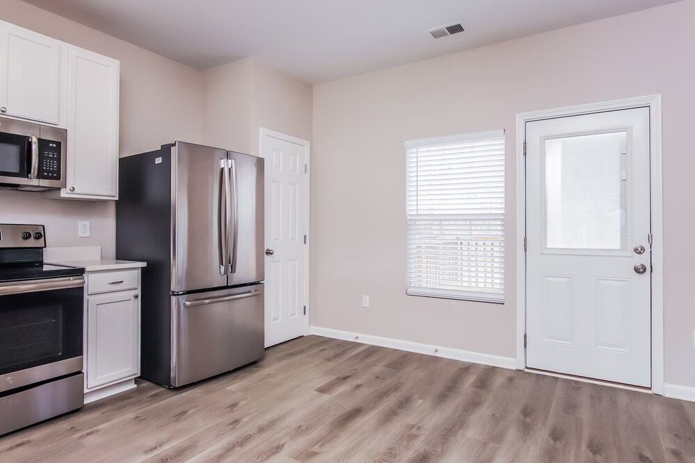 806 Laurens Way - Photo 7 of 17