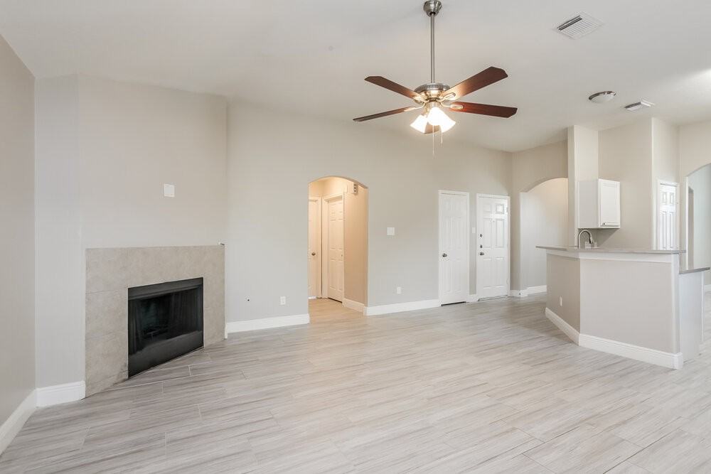 25235 Clover Ranch Dr - Photo 4 of 16