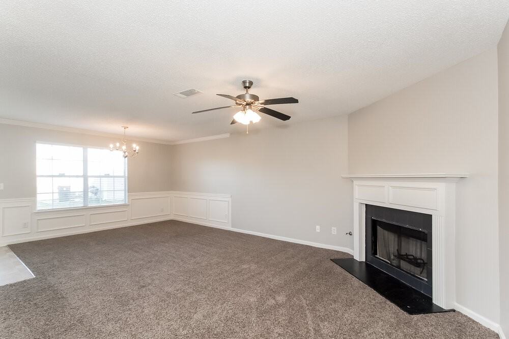 1883 Roble Dr - Photo 3 of 15