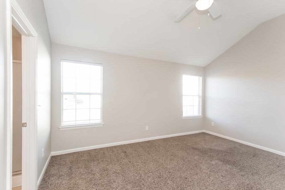 1883 Roble Dr - Photo 7 of 15