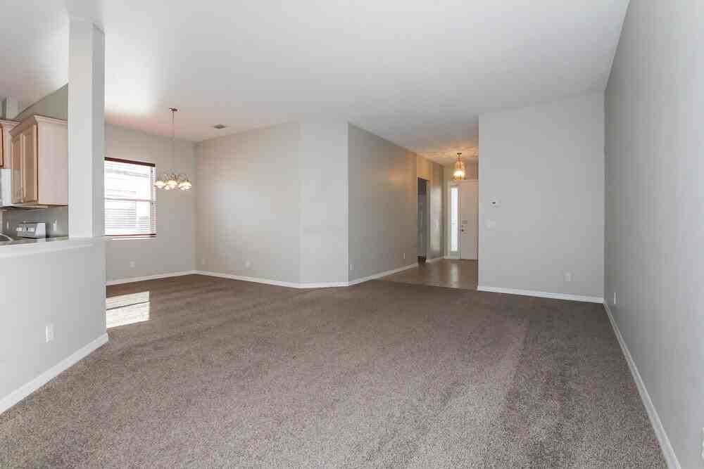 5312 Lexington Dr - Photo 3 of 18