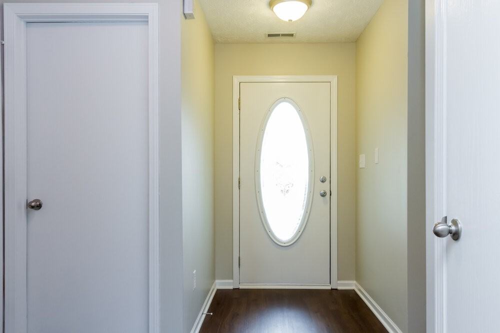 148 Meadow Glen Dr - Photo 2 of 13