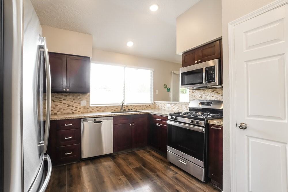 15118 Loma Paseo Dr - Photo 7 of 16