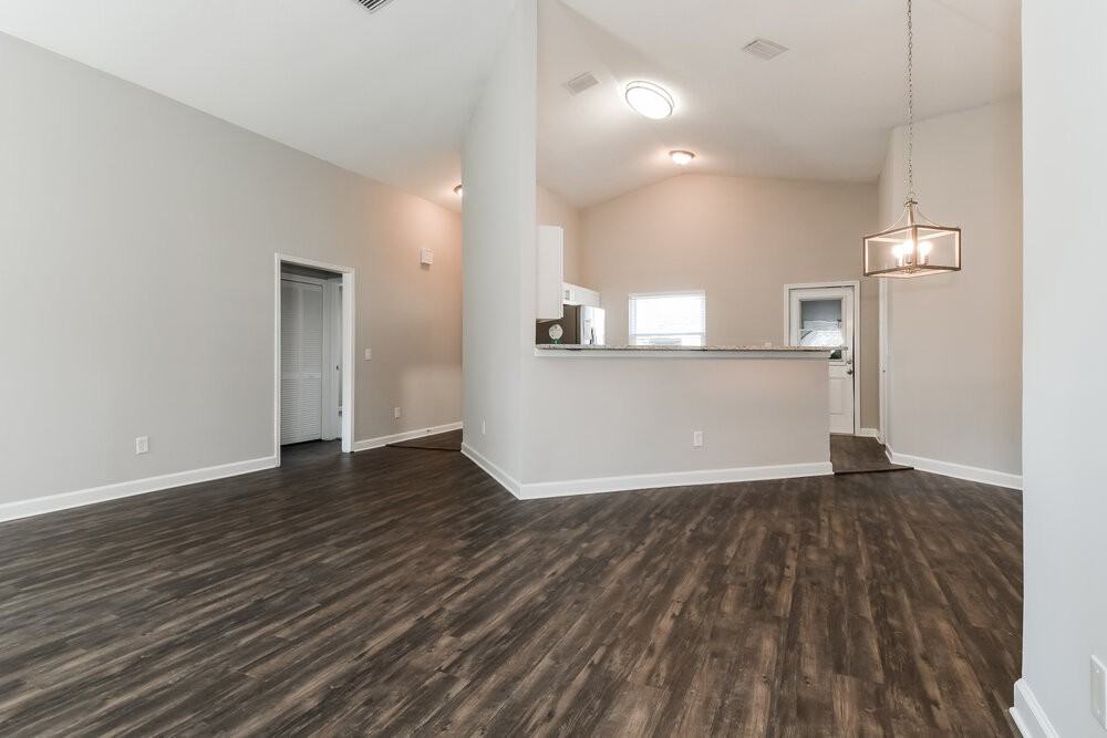 10843 Rutherford Ct - Photo 5 of 16