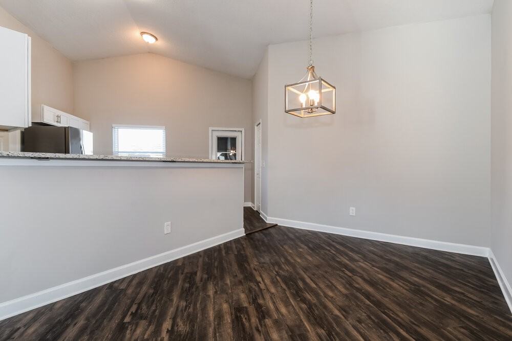 10843 Rutherford Ct - Photo 6 of 16