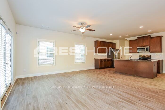 1005 Tranquil Gardens Pl - Photo 4 of 19