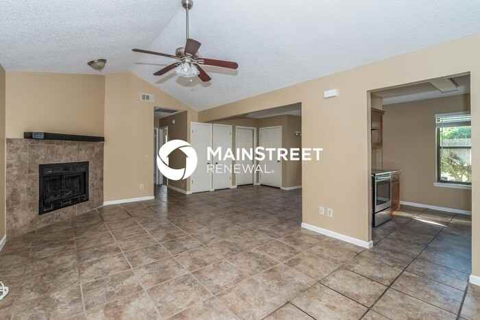 1826 Blarney Cir - Photo 3 of 15