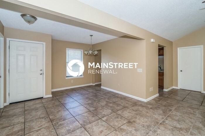 1826 Blarney Cir - Photo 4 of 15