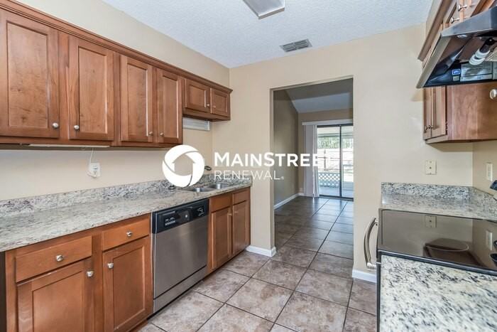 1826 Blarney Cir - Photo 7 of 15