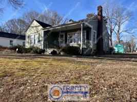 featured image of 2413 Andrews Rd