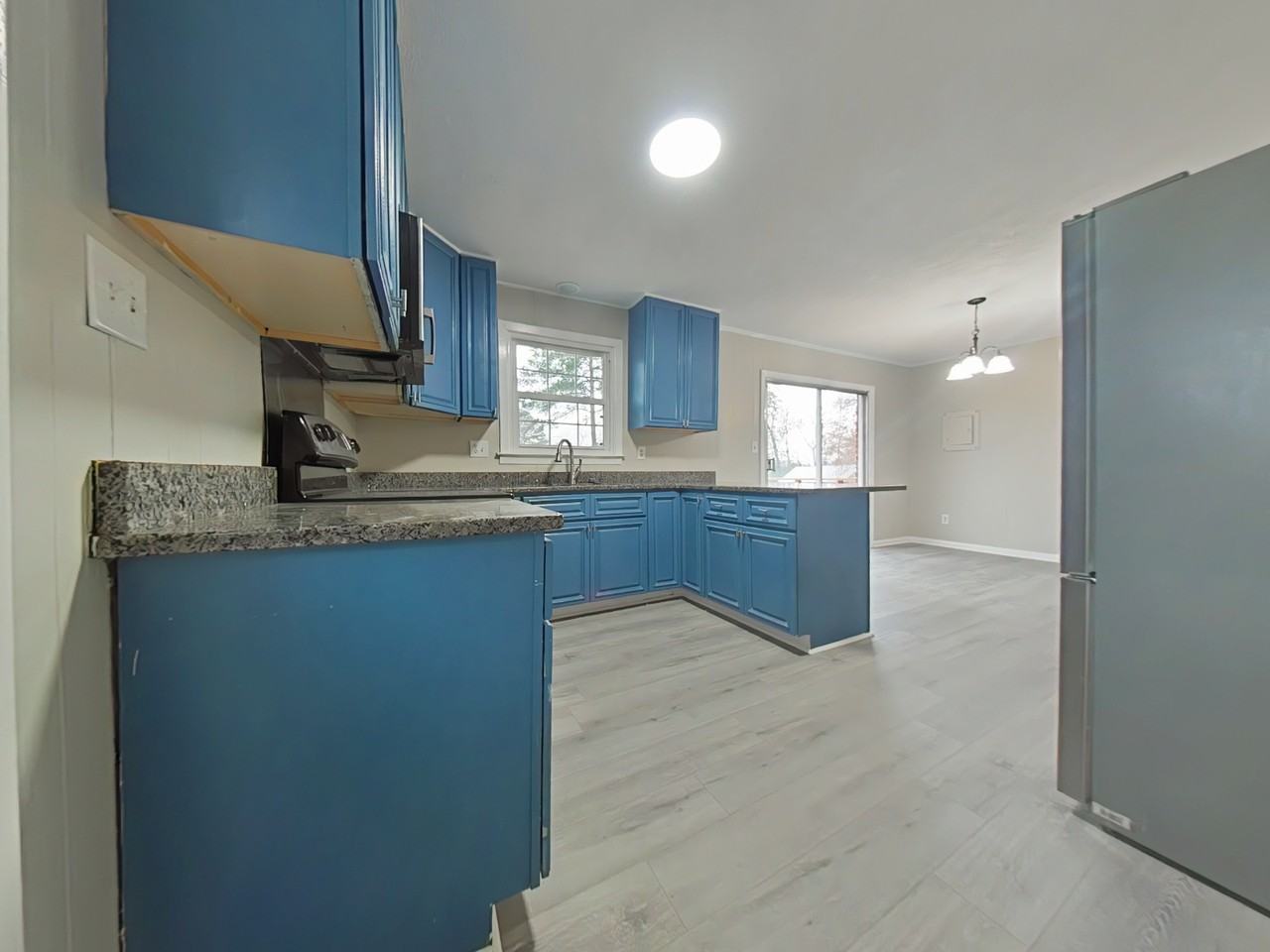 285 Decatur Dr #1 - Photo 4 of 15