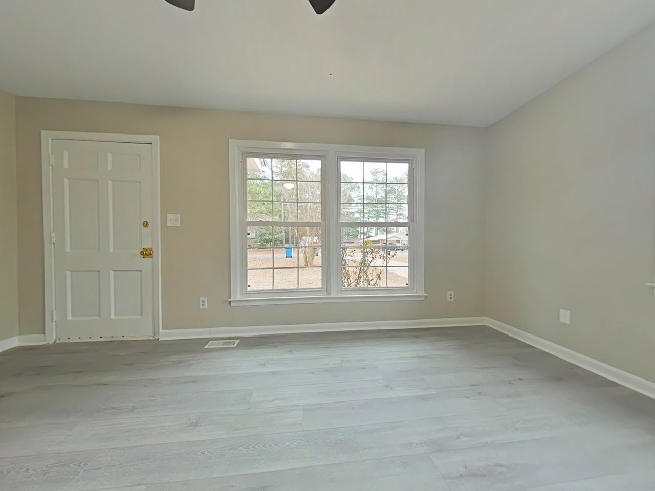 285 Decatur Dr #1 - Photo 6 of 15