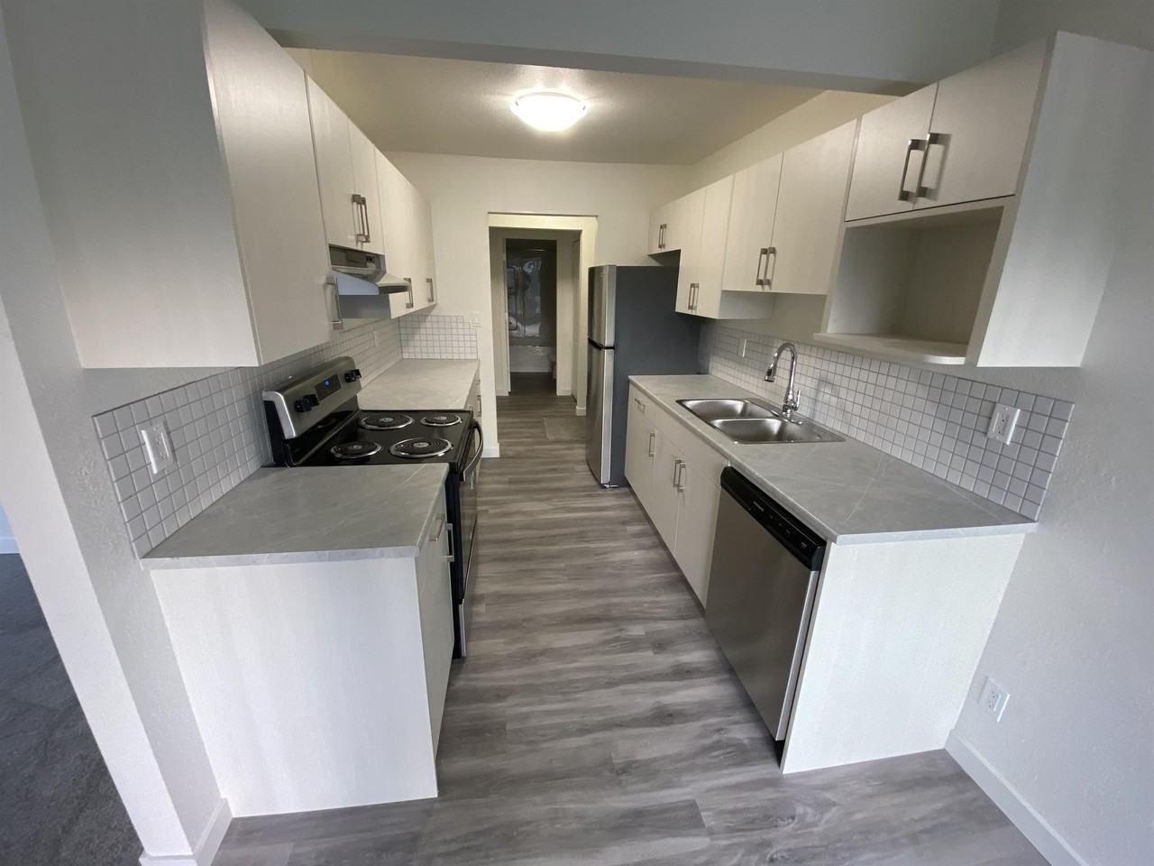 St-George Manor - Photo 4 of 15