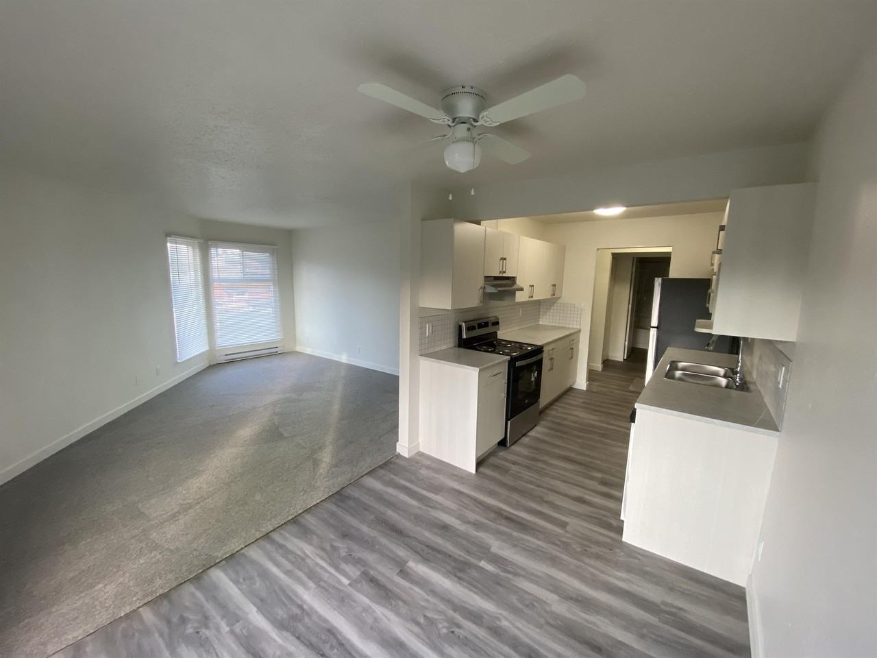 St-George Manor - Photo 6 of 15