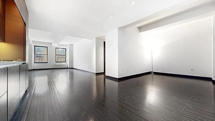 Pine St #1501 - Photo 4 of 11