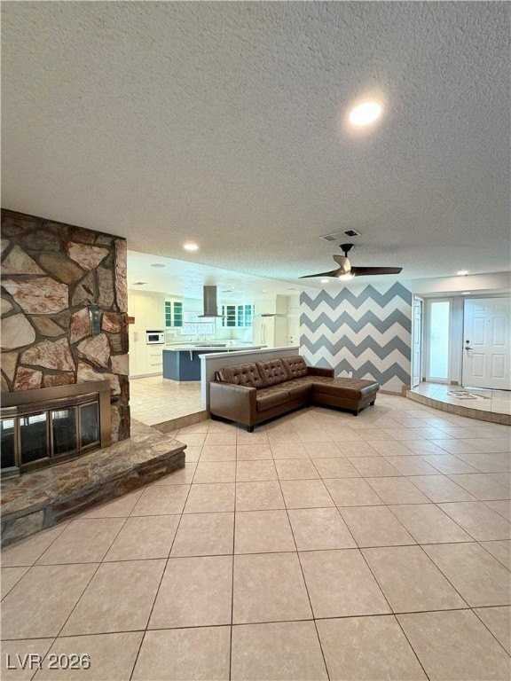 7505 Pinedale Ave - Photo 3 of 30