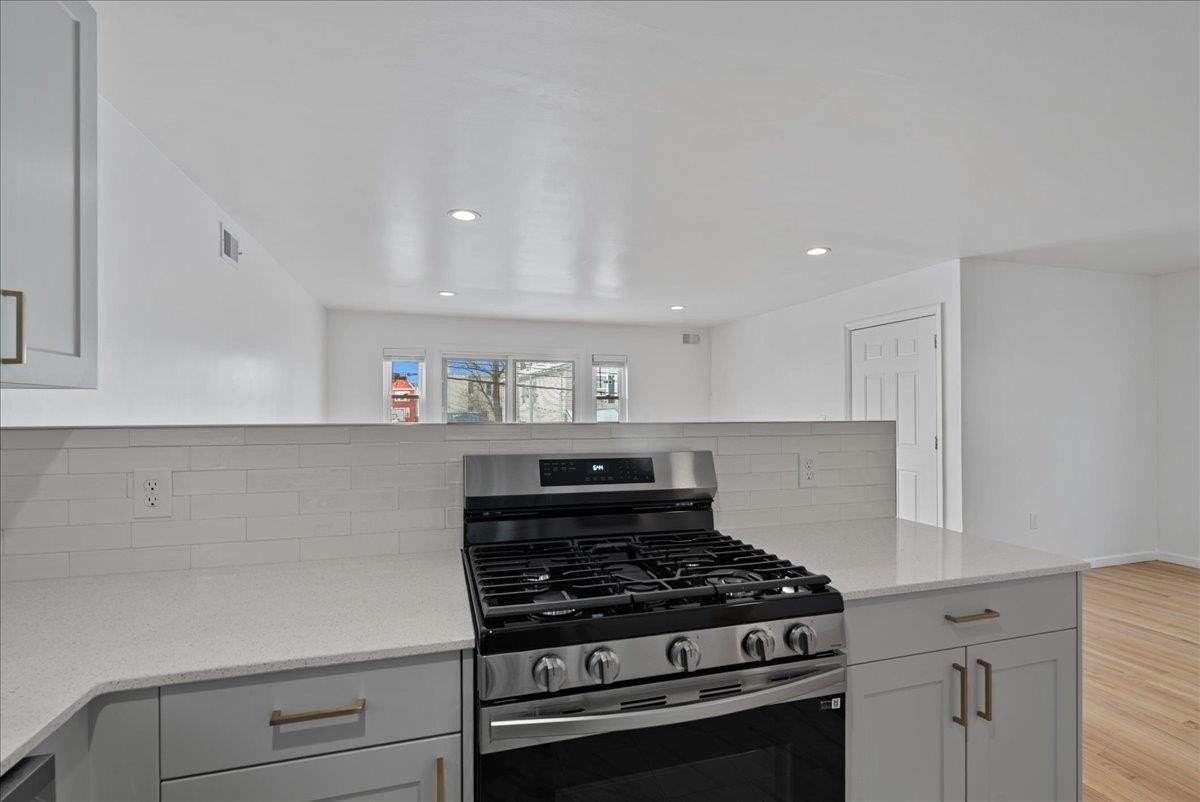 92 Armstrong Ave #1 - Photo 7 of 42