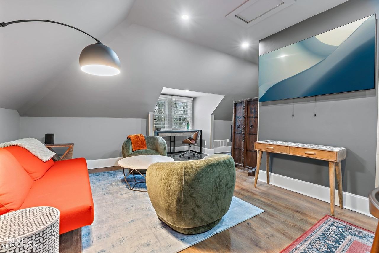 371 Neff Rd - Photo 3 of 19