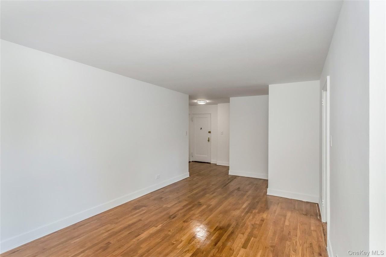 3326 82nd St Apt 1d #1D - Photo 4 of 10