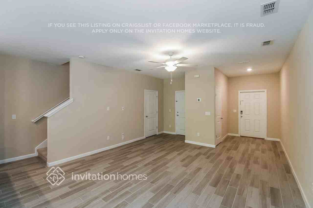 13272 Shore Grass Dr - Photo 4 of 18