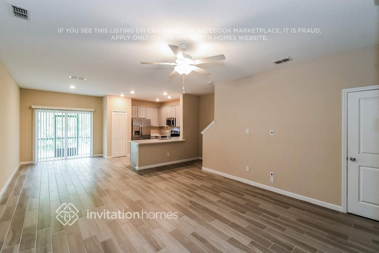 13272 Shore Grass Dr - Photo 5 of 18