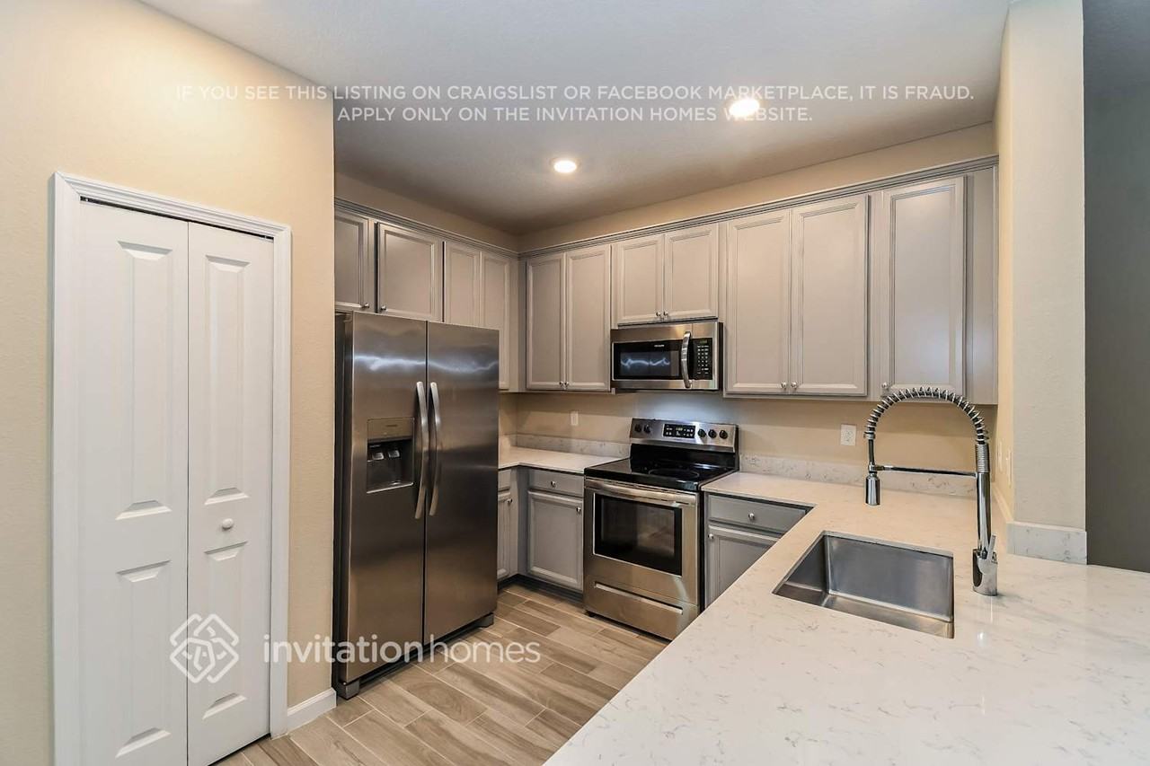 13272 Shore Grass Dr - Photo 7 of 18