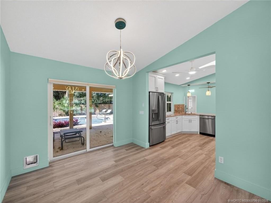 3055 Se Glasgow Dr - Photo 7 of 26