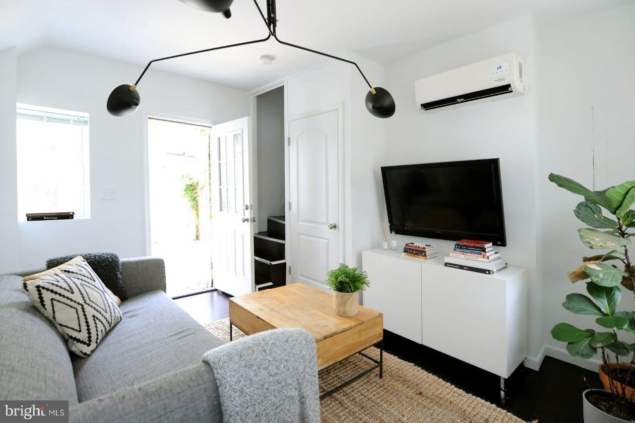 1107 N Lee St - Photo 3 of 15