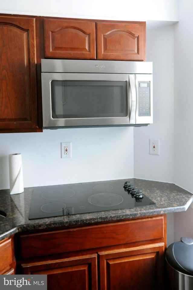 1107 N Lee St - Photo 7 of 15