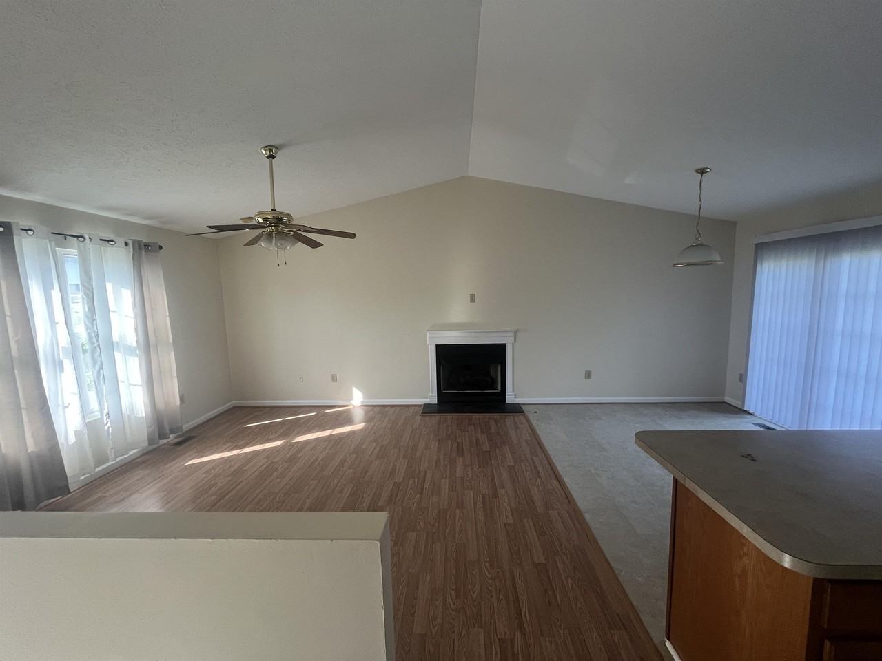 402 Bumble Bee Ln - Photo 6 of 13