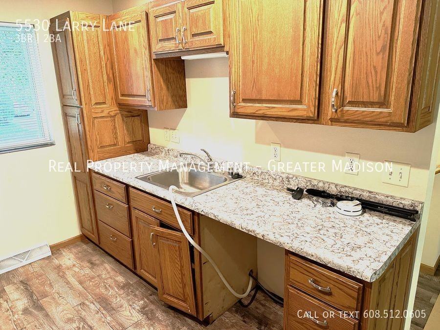 5530 Larry Ln - Photo 6 of 16